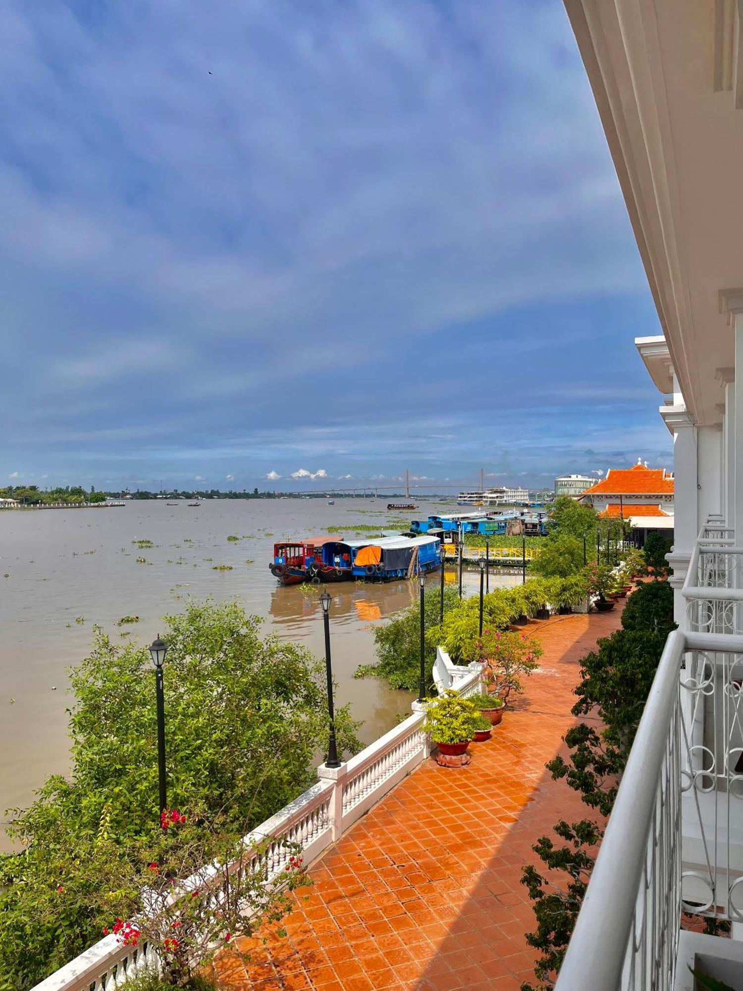 Chuong Duong Hotel Mỹ Tho Exterior foto