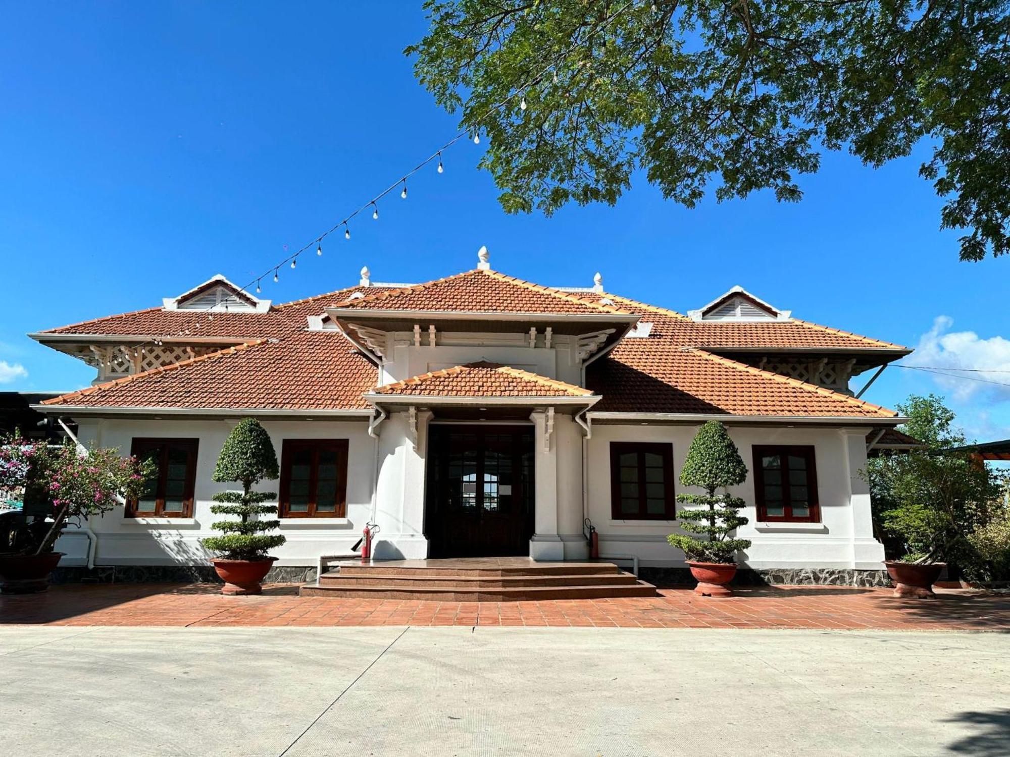 Chuong Duong Hotel Mỹ Tho Exterior foto